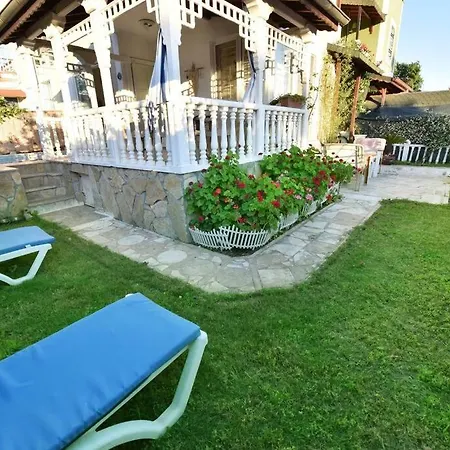 Private Pool. *